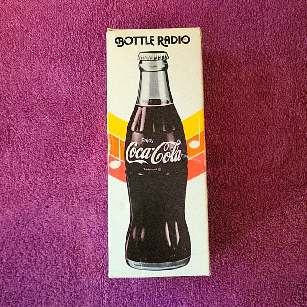 Vintage Coca-Cola bottle AM Radio